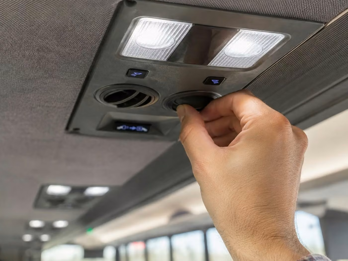 statesboro 15 passenger minibus air conditioning