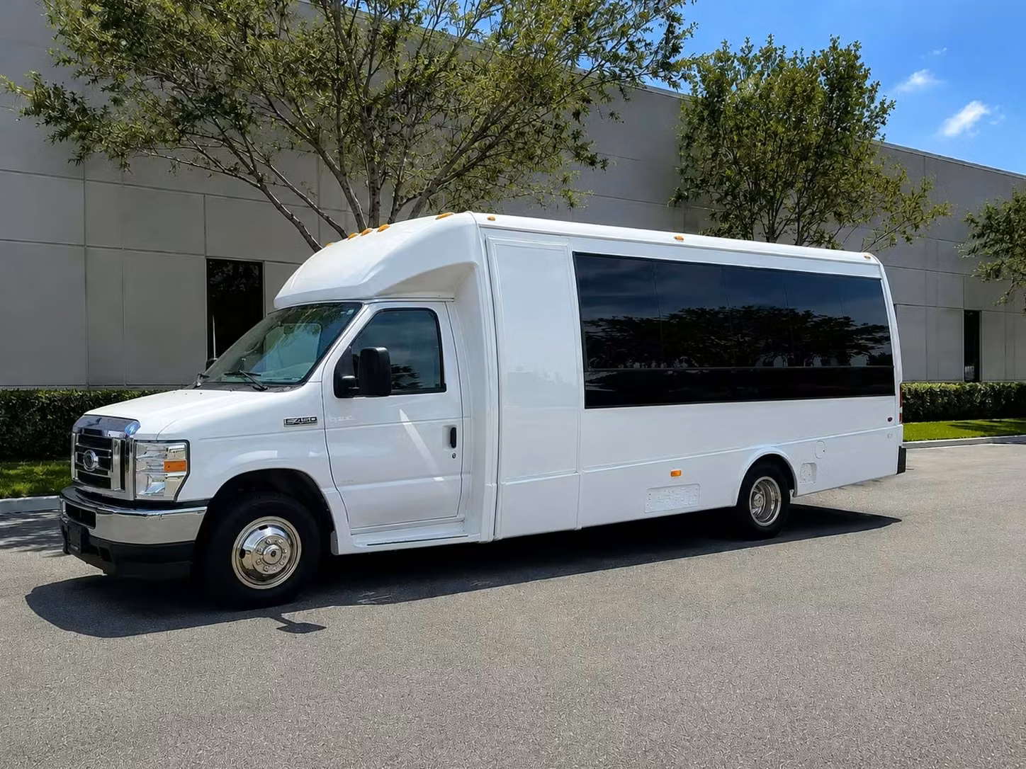 statesboro 15 passenger minibus rental