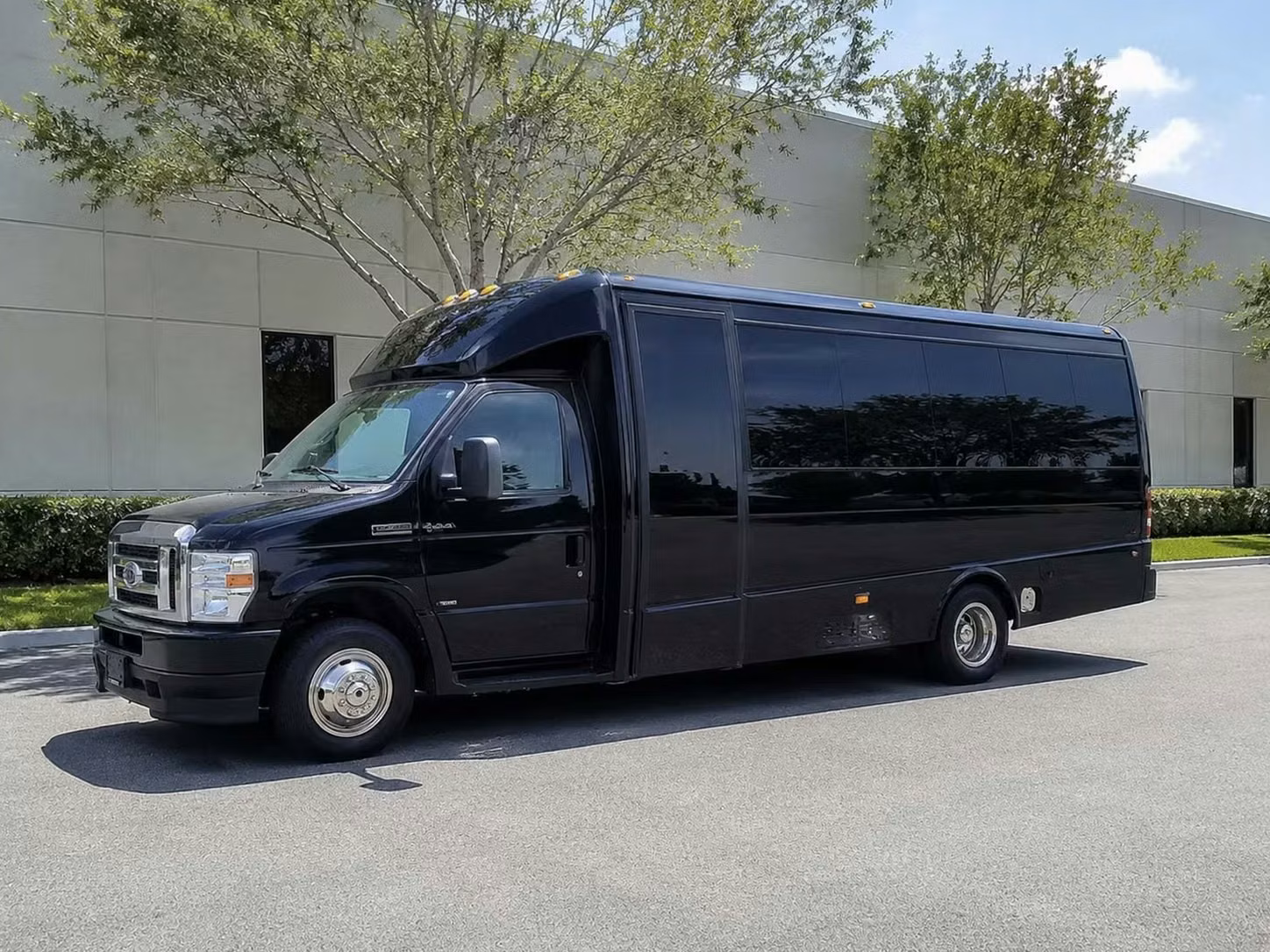 statesboro 18 passenger minibus rental